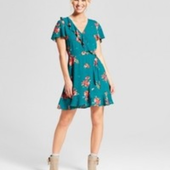 Xhilaration Dresses & Skirts - Women's Floral Print Short Sleeve Wrap Ruffle Dres